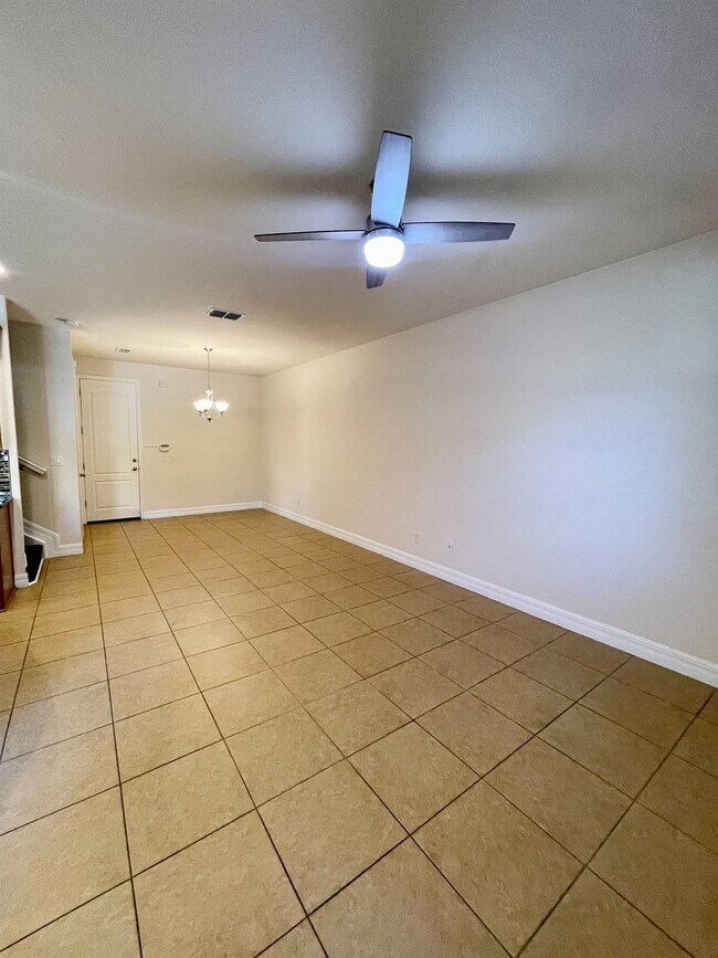 Building Photo - 10132 Eagle Creek Center Blvd