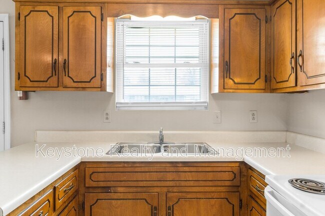 Building Photo - 308 Thompsonville Ln