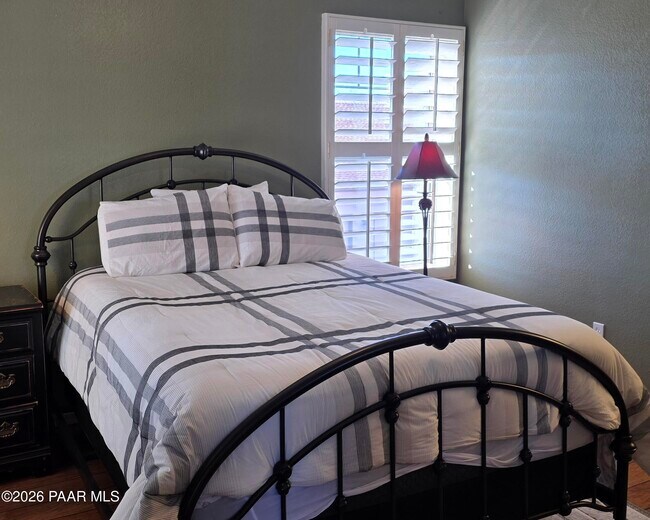 Building Photo - 1975 S Blooming Hills Dr