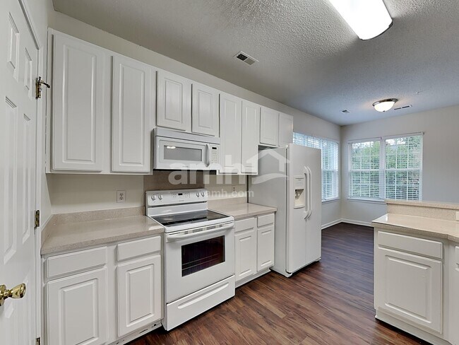 Building Photo - 6604 Conifer Cir