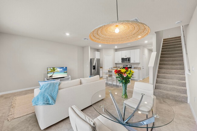 Building Photo - 5731 SE Edgewater Cir