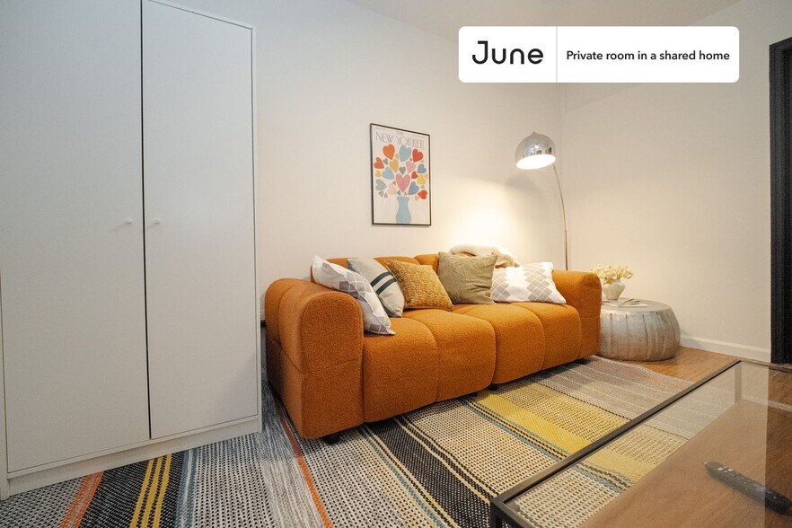 Building Photo - Room in Shared 3 bed/1 bath home in Chinatown