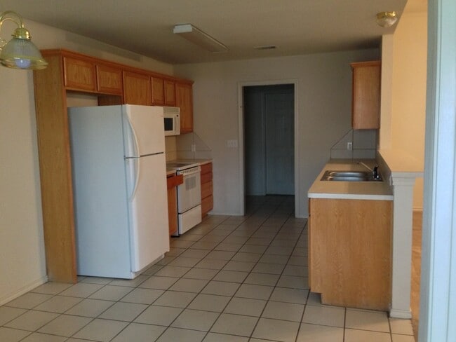 Building Photo - Duplex