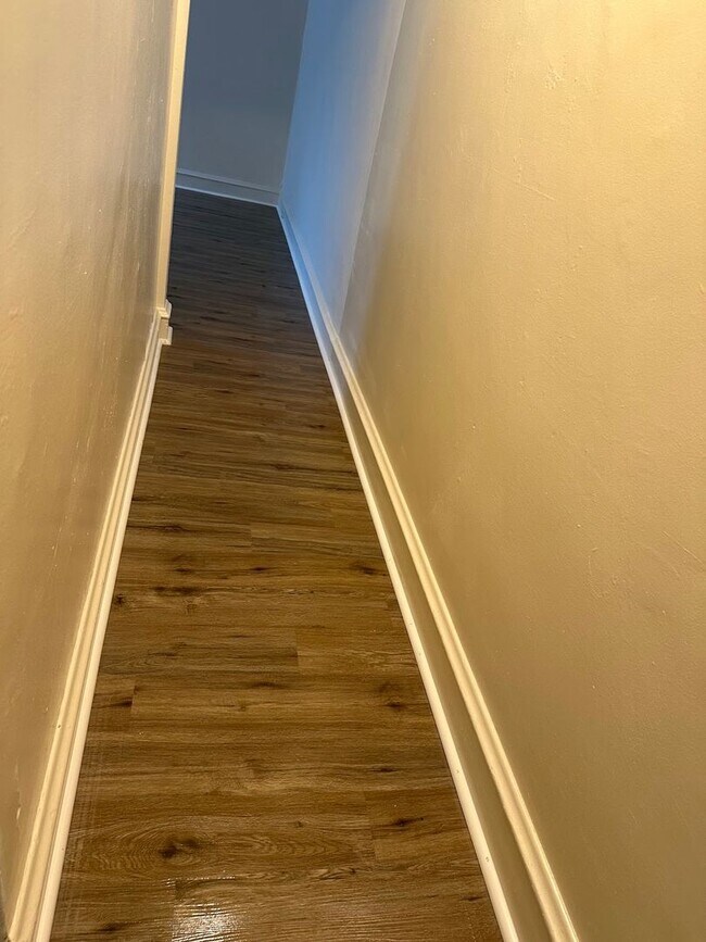 Building Photo - 109 Windsor St