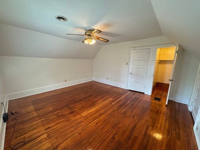 Building Photo - 5603 Fair Oaks St