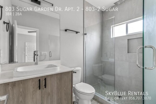 Building Photo - 803 Sugar Gdn Dr