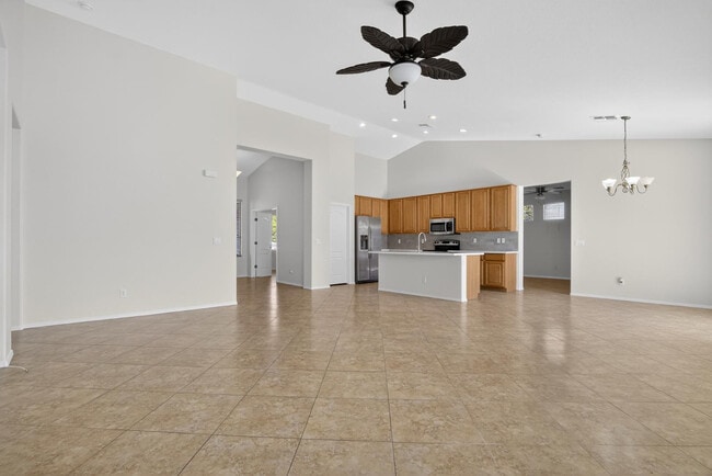 Building Photo - 18711 E Raven Dr