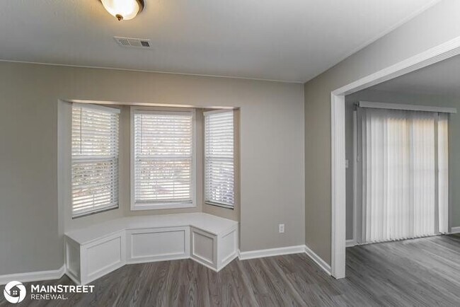 Building Photo - 5113 Queens Castle Rd, Louisville, KY 40229