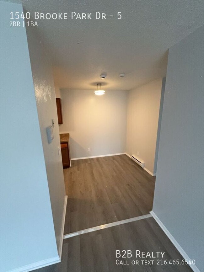 Building Photo - 1540 Brooke Park Dr