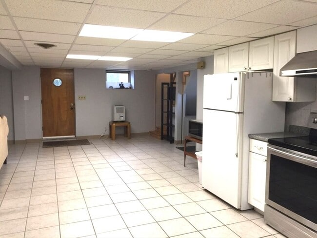 Building Photo - 11 Walnut Hill Rd