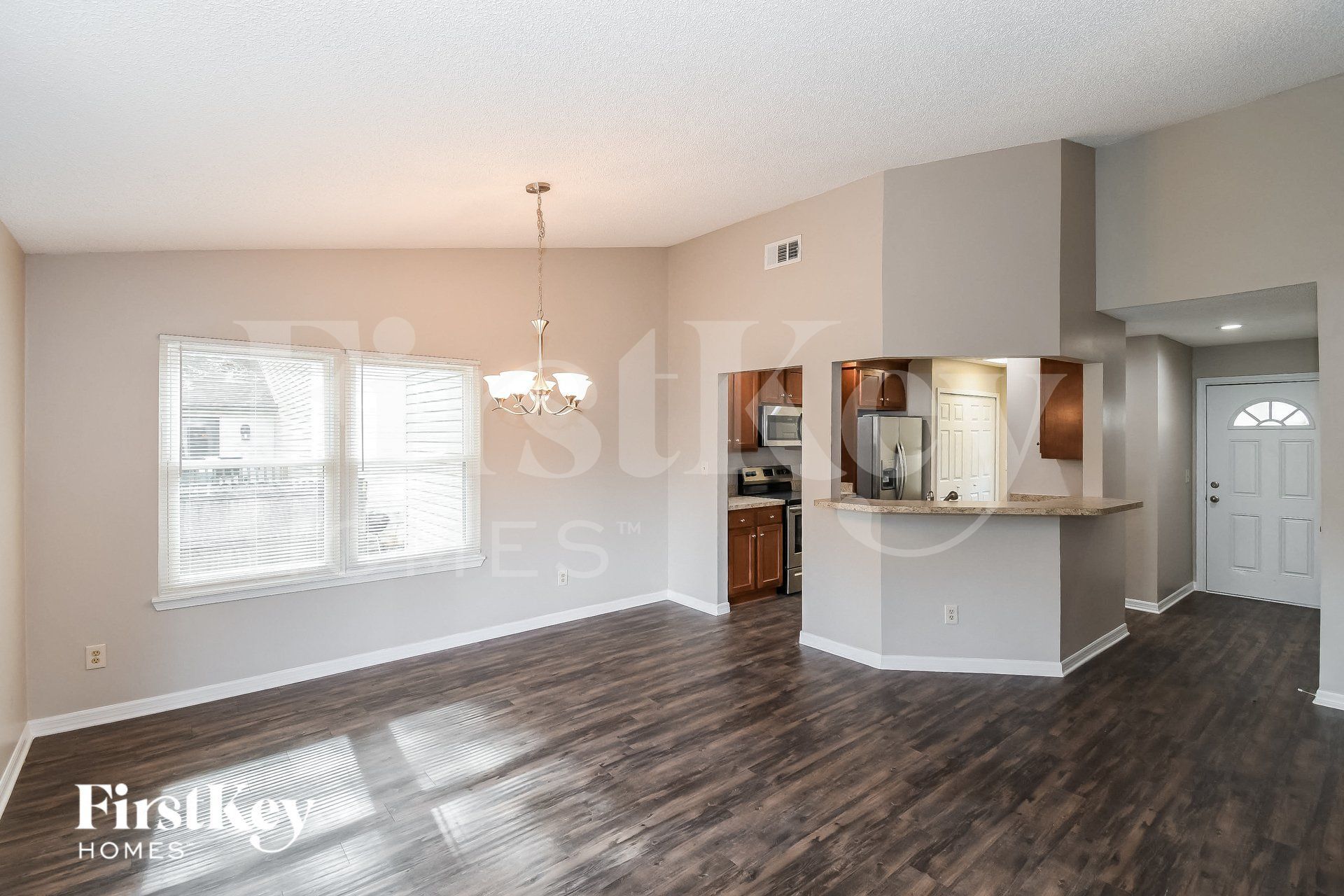 Building Photo - 1591 Twin Oak Dr W