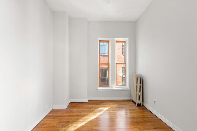 Building Photo - 17 Cazenove St