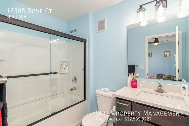 Building Photo - 18305 Dove Ct
