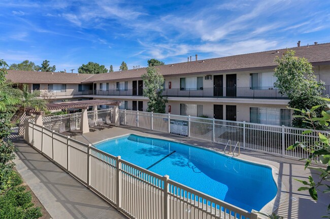 Building Photo - Casa Bonita Apartment Homes