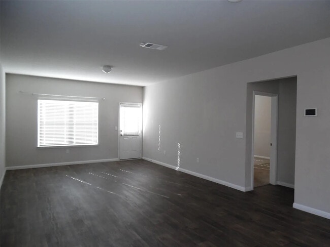 Building Photo - Room in House on Independence Ave