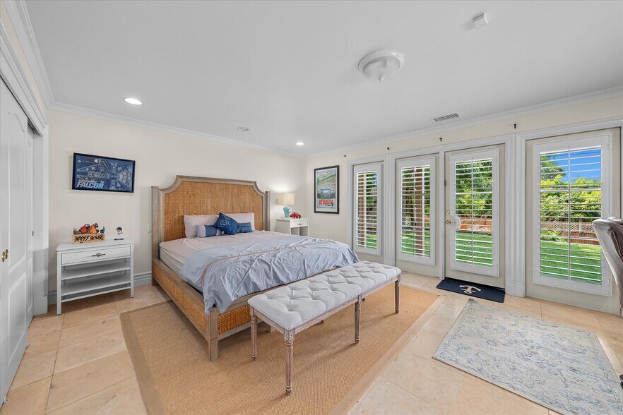 Building Photo - 2129 Palos Verdes Dr W