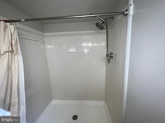 Building Photo - 15300 Beaverbrook Ct