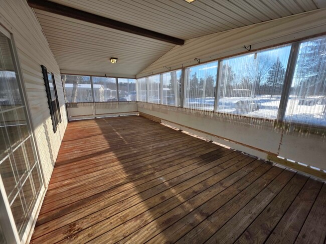 Building Photo - 4421 Beechwood St