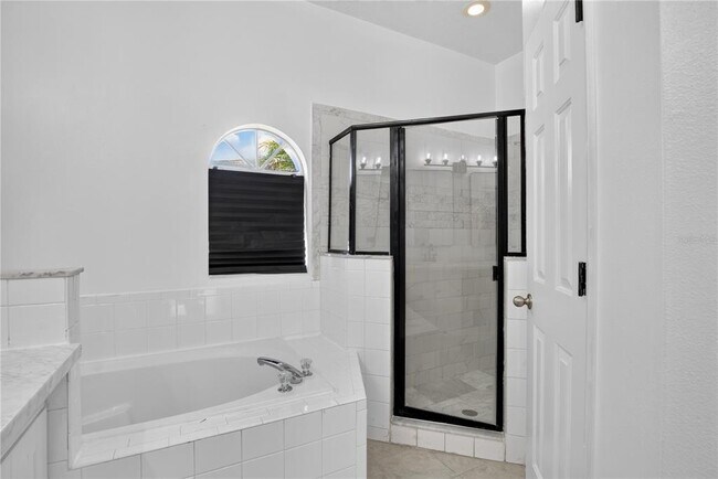Building Photo - 121 Aurelia Ct