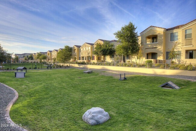 Building Photo - 1452 S Ellsworth Rd