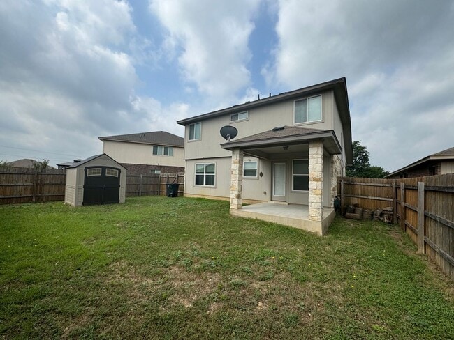 Building Photo - 4 bedroom located in Yowell Ranch!