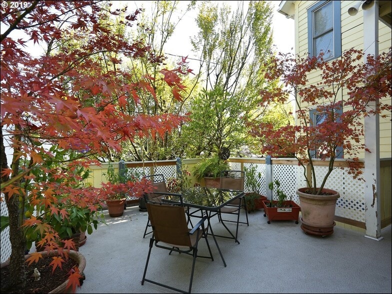 Building Photo - 1033 SE Franklin St