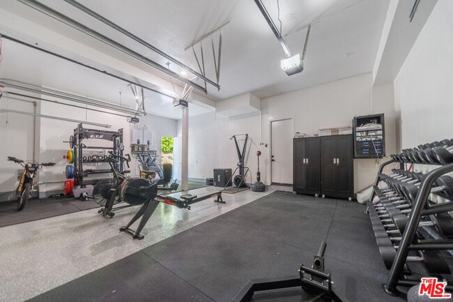 Building Photo - 12001 Crest Ct