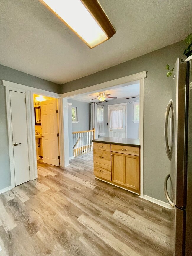 Building Photo - Stunning 3 Bed, 1 Bath Home on South Hill!