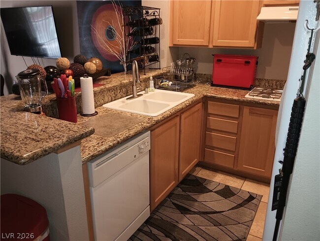 Building Photo - 31 E Agate Ave