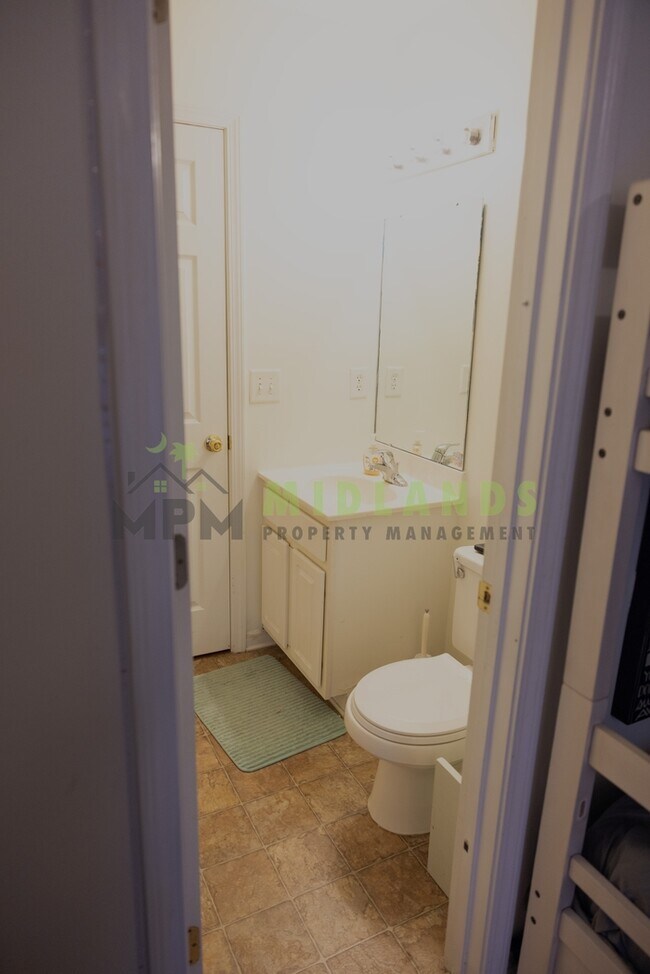 Building Photo - 233 Seabiscuit Ln