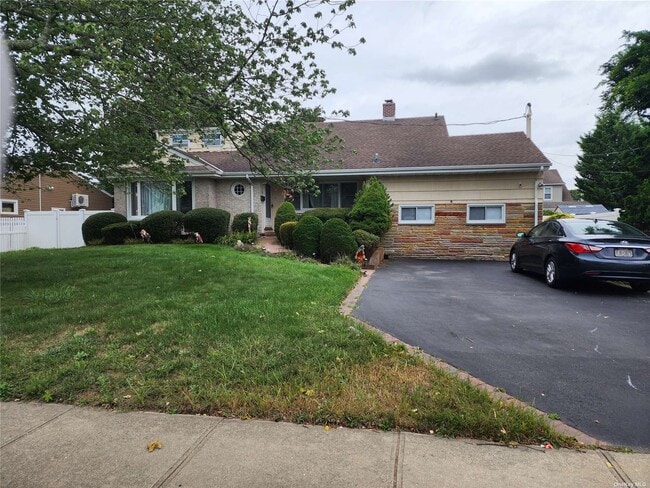 Primary Photo - 67 Unqua Rd