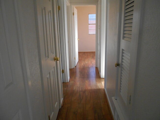 Building Photo - 3/1 Brick home on corner lot in Shallowater