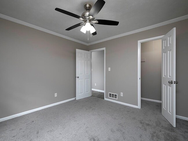 Building Photo - 581 Autumn Ln