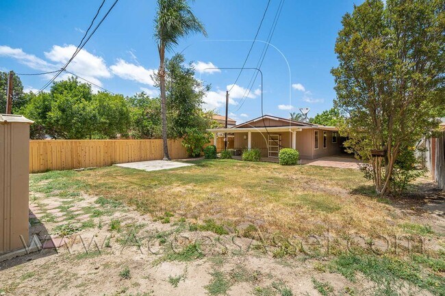 Building Photo - Charming 3 Bed/2 Bath Home In the Heart Of Old Town Temecula!