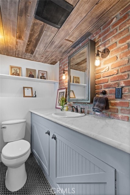 Building Photo - 721 Country Club Dr