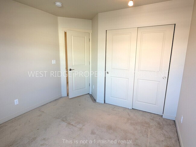 Building Photo - 13655 SW King Lear Way