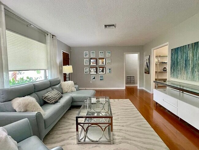 Building Photo - 235 Fordham Dr