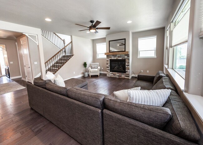Building Photo - D20 4 Bed Home in The Farm