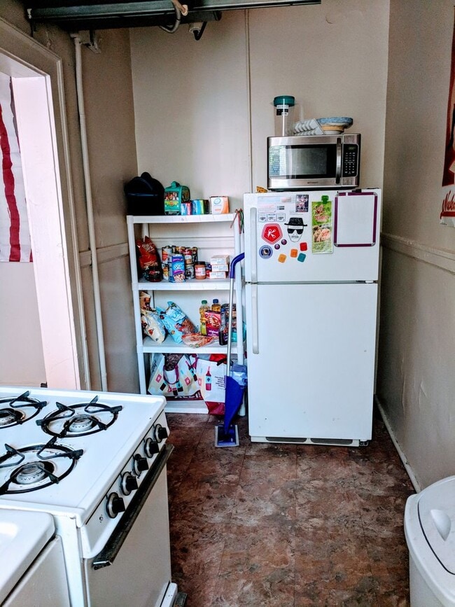 Interior Photo - 1128 W. Grace St.*