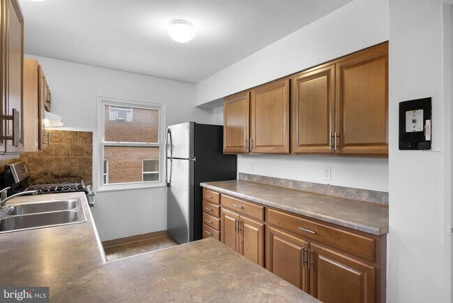 Building Photo - 6212 Carters Ln