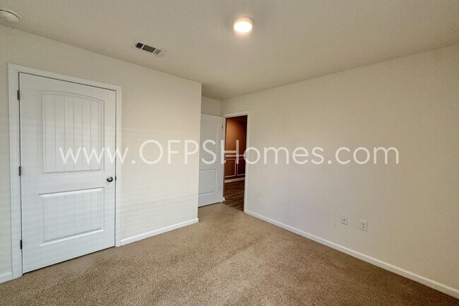 Building Photo - 812 Moorhen Wy