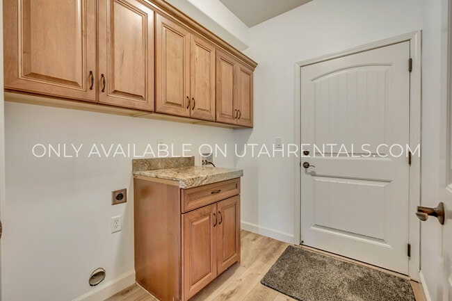 Building Photo - 2979 Desert Forest Ln