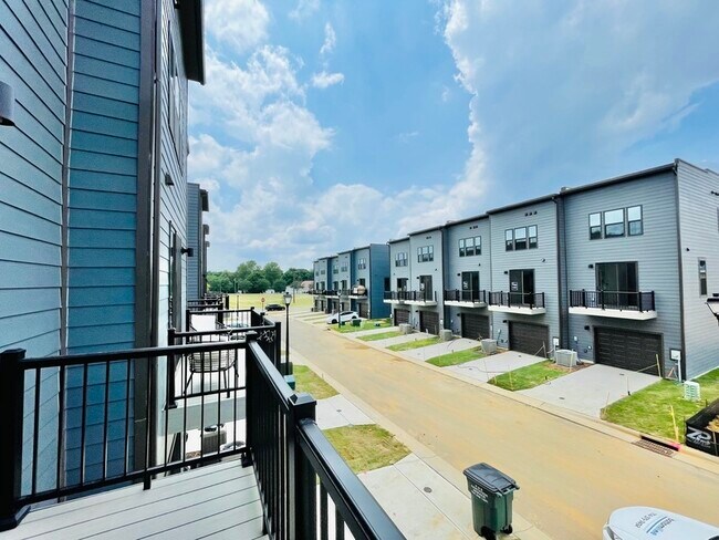 Building Photo - 3206 Coquina Ln