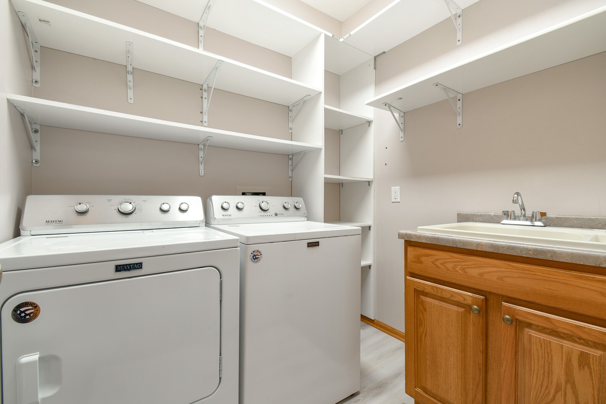 Building Photo - 9412 Forest Glen Dr