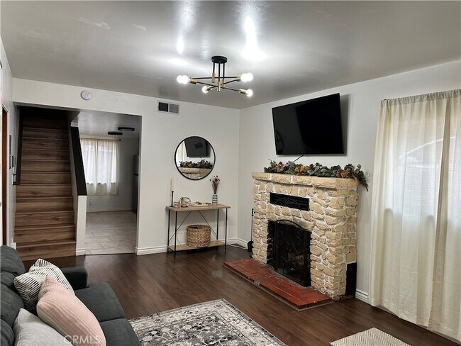 Building Photo - 32064 Hunsaker Way