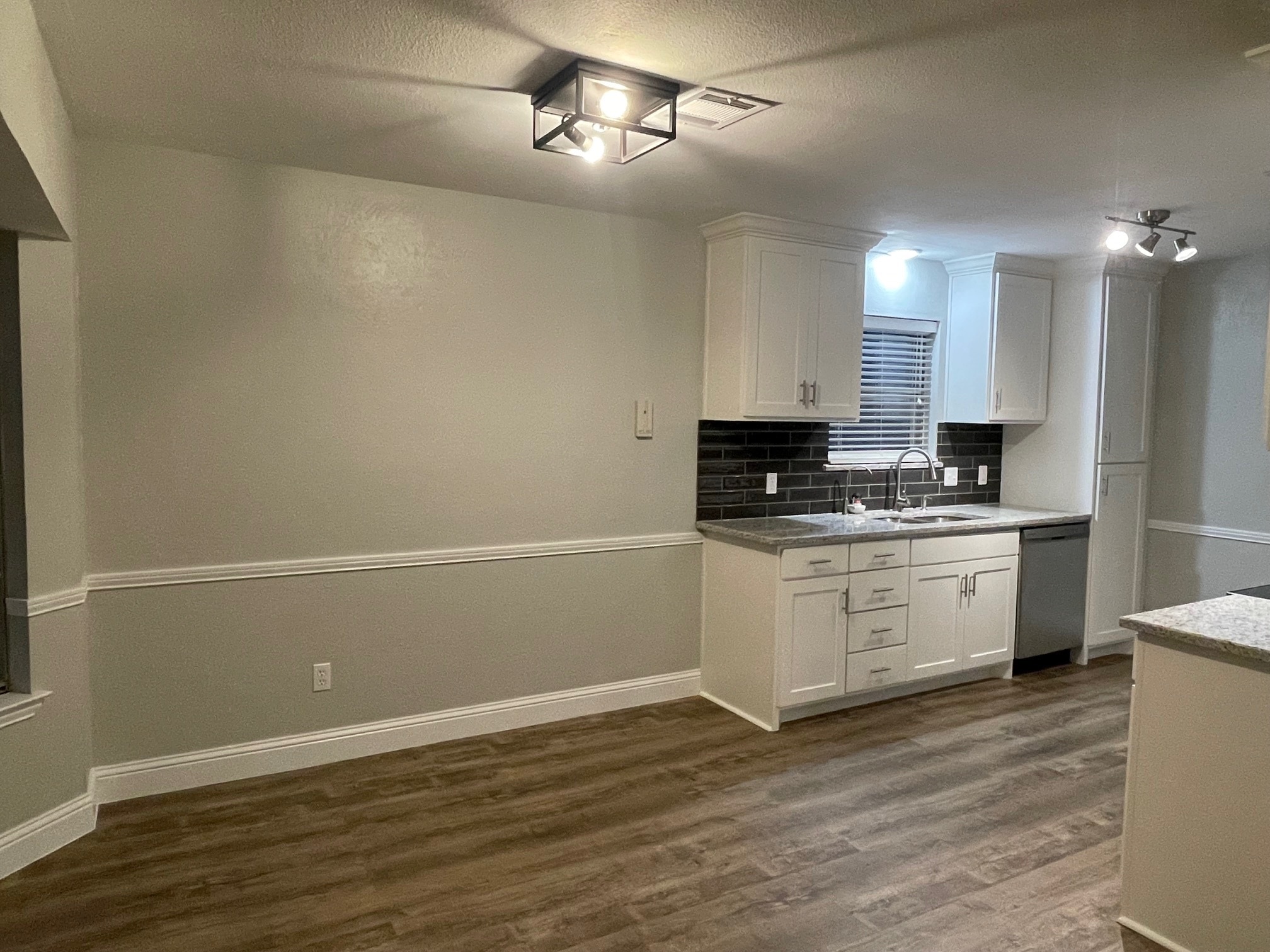 Dining Area - 4609 Cripple Creek Rd