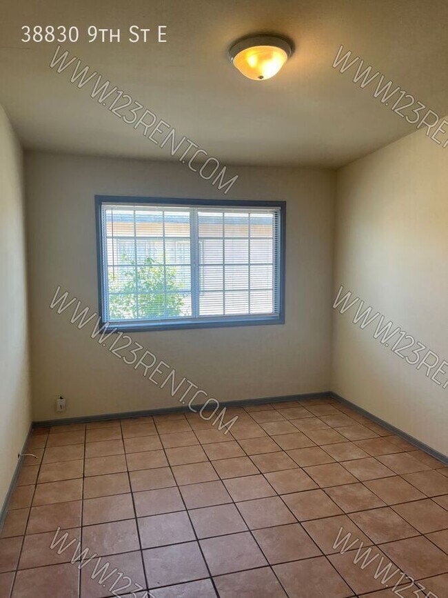 Building Photo - 38830 9th St E