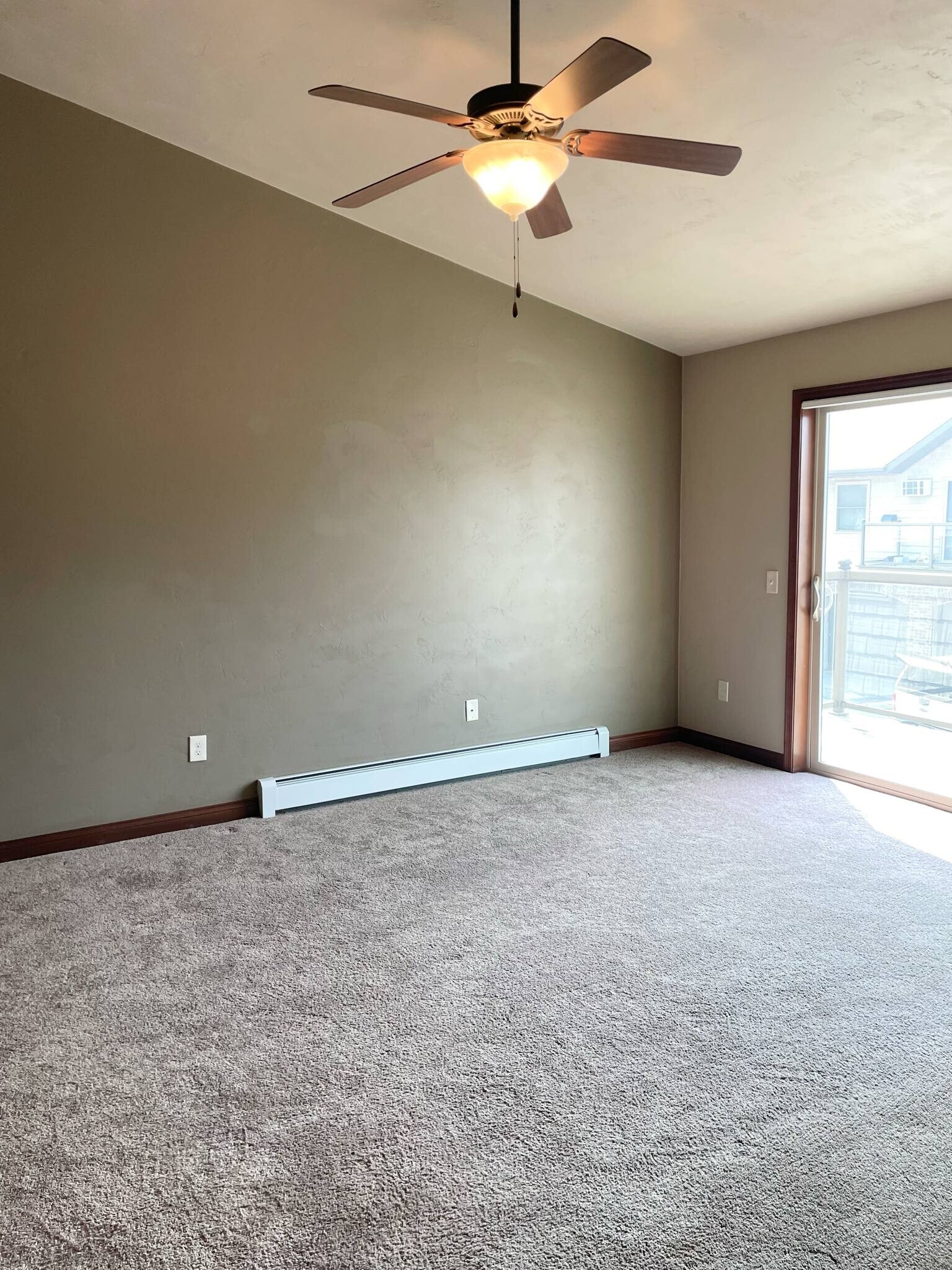 Building Photo - 3117 W Glenpark Dr