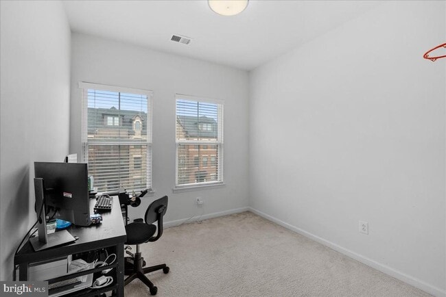 Building Photo - 43387 Charitable St