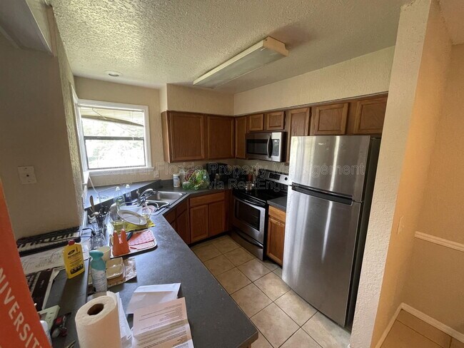 Building Photo - 3044 Antique Oaks Cir